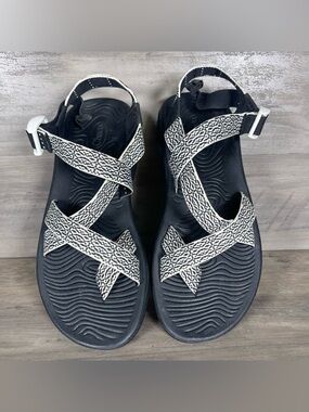 Chaco Z/Volv 2 Womens 8 Black White Strappy ToeLoop Support Sandals Granola Girl